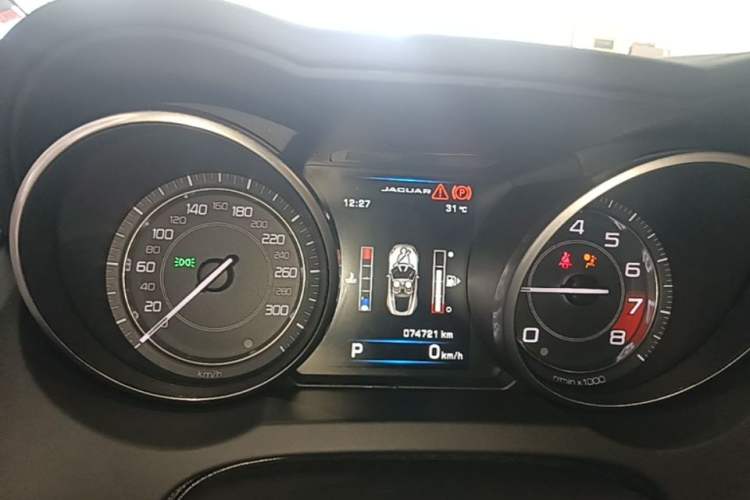 Used Jaguar F-TYPE 2015 3.0 SC S Hardtop Version Instrument Cluster