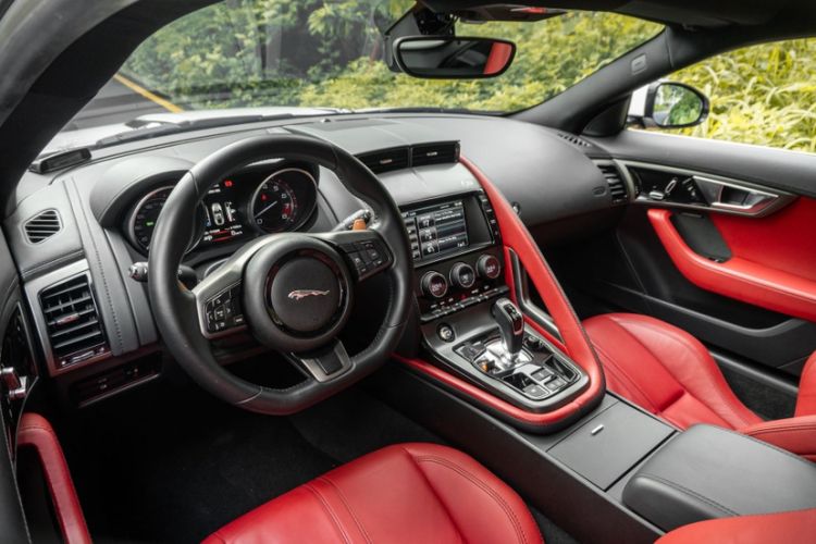 Used Jaguar F-TYPE 2015 3.0 SC S Hardtop Version Interior 9