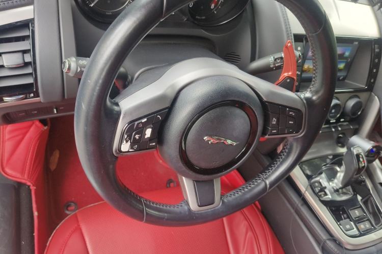 Used Jaguar F-TYPE 2015 3.0 SC Hardtop Version Steering Wheel