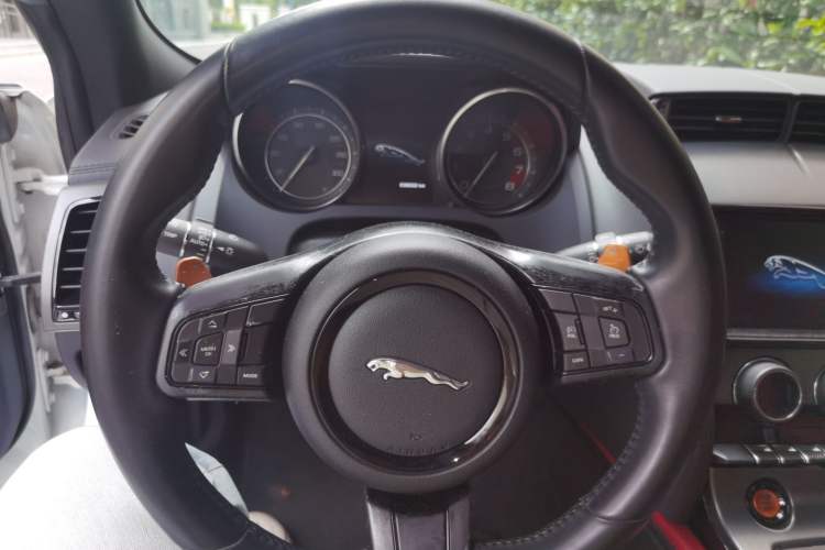 Used Jaguar F-TYPE 2015 3.0 SC S Hardtop Version Steering Wheel