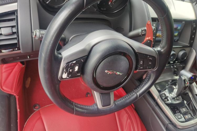Used Jaguar F-TYPE 2015 3.0 SC Hardtop Version Steering Wheel
