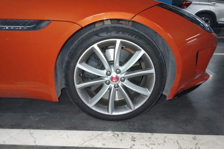 Used Jaguar F-TYPE 2015 3.0 SC S Hardtop Version Right Front Wheel Hub