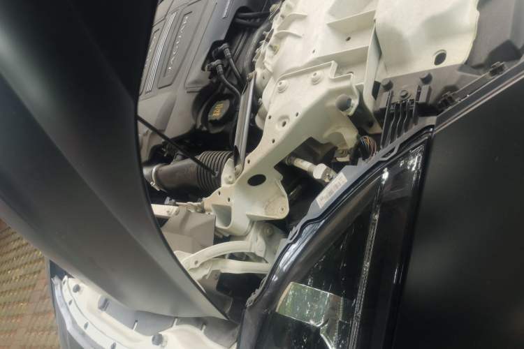 Used Jaguar F-TYPE 2016 3.0 SC Hardtop Version Engine Bay Left