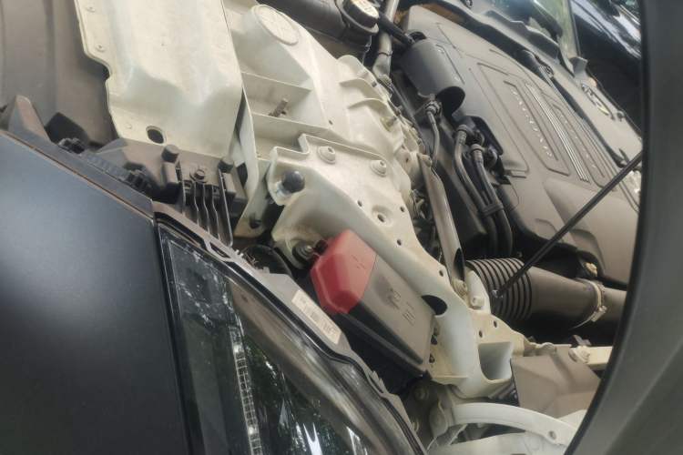 Used Jaguar F-TYPE 2016 3.0 SC Hardtop Version Engine Bay Right