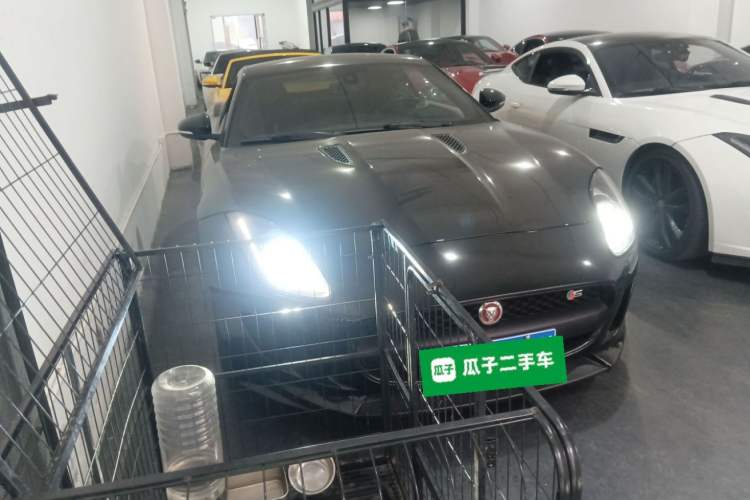 Used Jaguar F-TYPE 2016 3.0 SC Hardtop Version Front Right 45 Deg