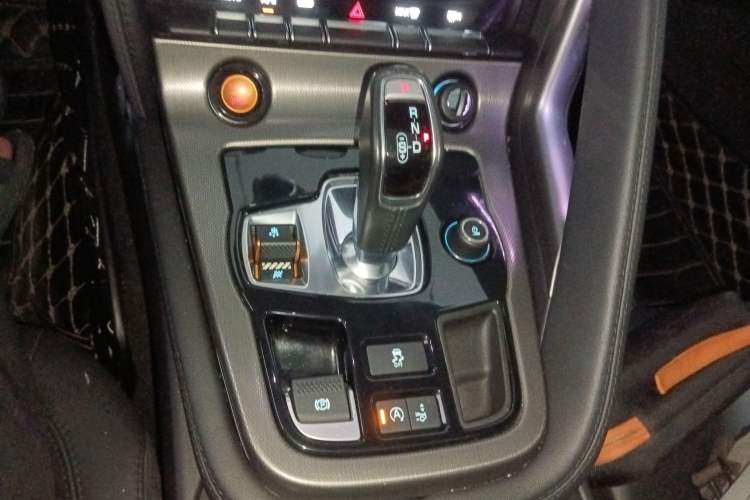 Used Jaguar F-TYPE 2016 3.0 SC S Hardtop Version Gear Lever