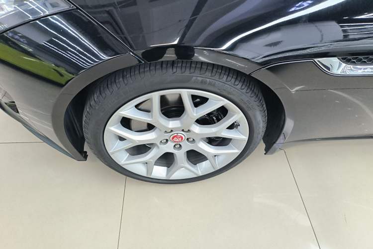 Used Jaguar F-TYPE 2016 3.0 SC Hardtop Version Left Front Wheel Hub