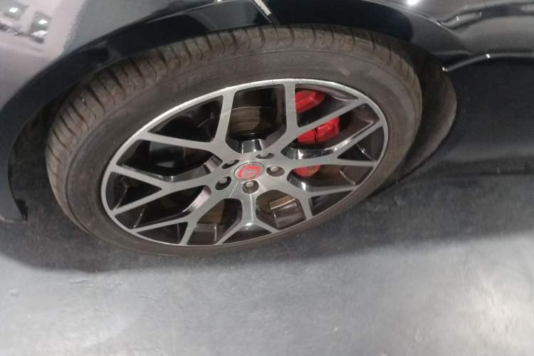 Used Jaguar F-TYPE 2016 3.0 SC Hardtop Version Left Front Wheel Hub