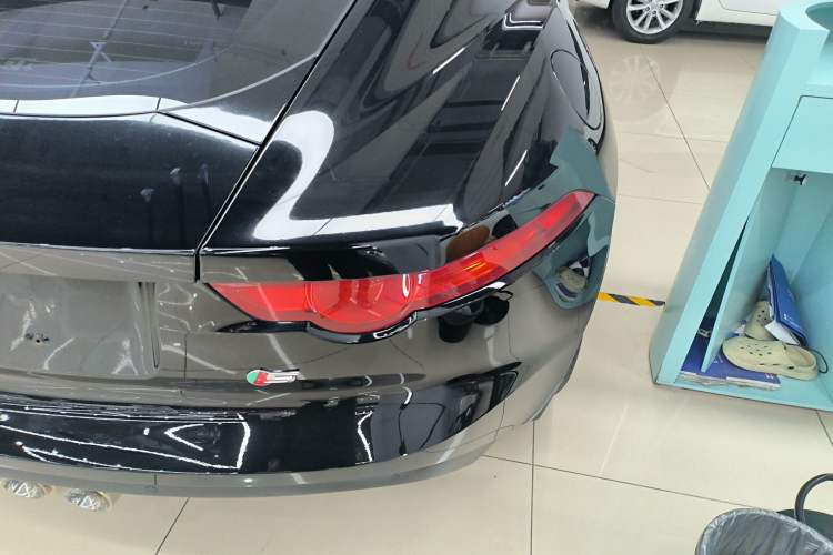 Used Jaguar F-TYPE 2016 3.0 SC Hardtop Version Right Rear Taillight