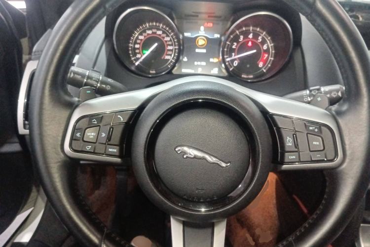 Used Jaguar F-TYPE 2016 3.0 SC Hardtop Version Steering Wheel