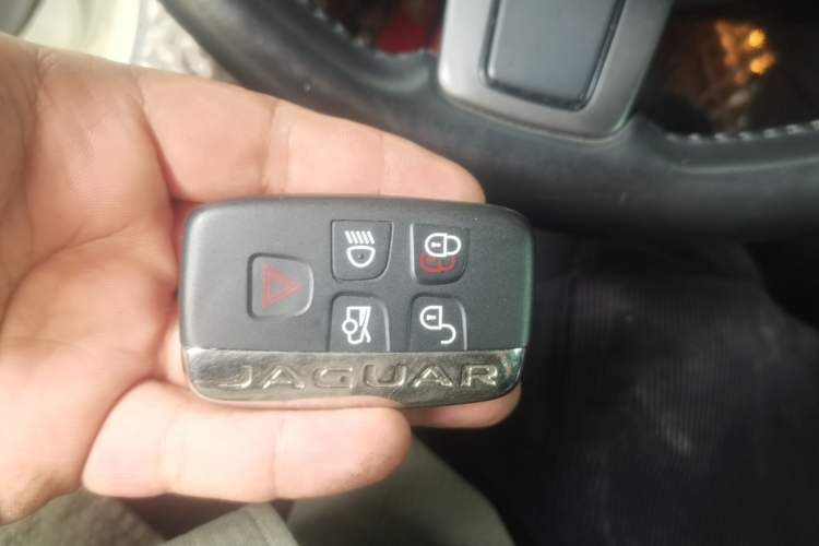 Used Jaguar F-TYPE 2016 3.0 SC Hardtop Version Vehicle Key