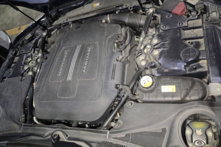 Used Jaguar F-TYPE 2016 3.0 SC Hardtop Version Engine Bay