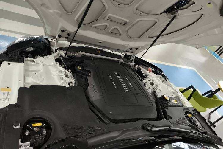 Used Jaguar F-TYPE 2016 3.0 SC Hardtop Version Engine Bay