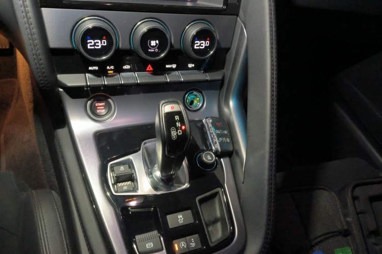 Used Jaguar F-TYPE 2016 3.0 SC Hardtop Version Gear Lever