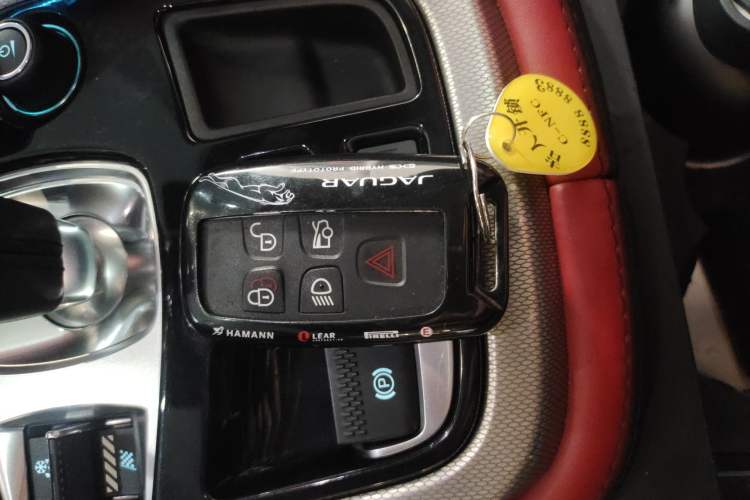 Used Jaguar F-TYPE 2016 3.0 SC Hardtop Version Interior 1
