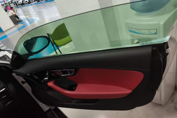 Used Jaguar F-TYPE 2016 3.0 SC Hardtop Version Interior 6