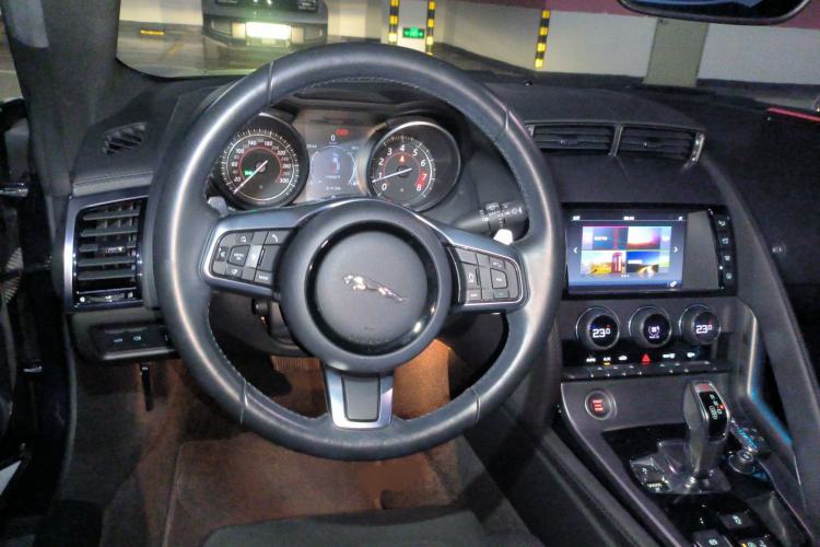 Used Jaguar F-TYPE 2016 3.0 SC Hardtop Version Steering Wheel