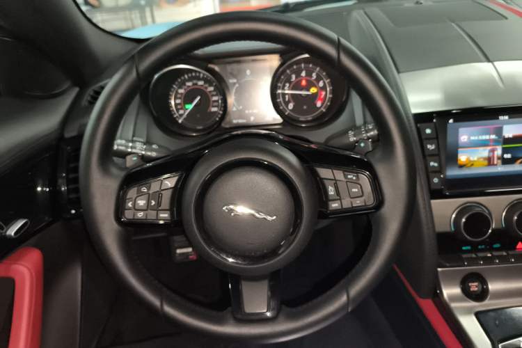 Used Jaguar F-TYPE 2016 3.0 SC Hardtop Version Steering Wheel