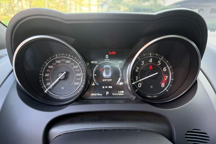 Used Jaguar F-TYPE 2016 3.0 SC S Four-Wheel-Drive Hardtop Version Odometer Close Up