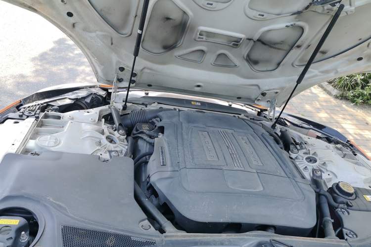 Used Jaguar F-TYPE 2016 3.0 SC Hardtop Version Engine Bay