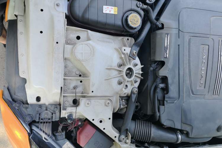 Used Jaguar F-TYPE 2016 3.0 SC Hardtop Version Engine Bay Right