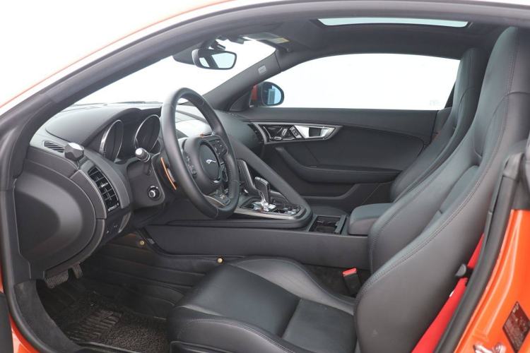Used Jaguar F-TYPE 2016 3.0 SC S Four-Wheel-Drive Hardtop Version Interior 3
