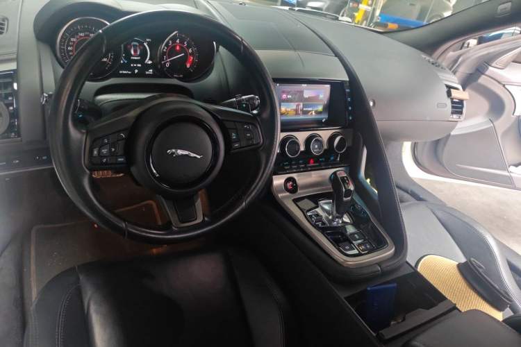Used Jaguar F-TYPE 2016 3.0 SC Hardtop Version Center Console