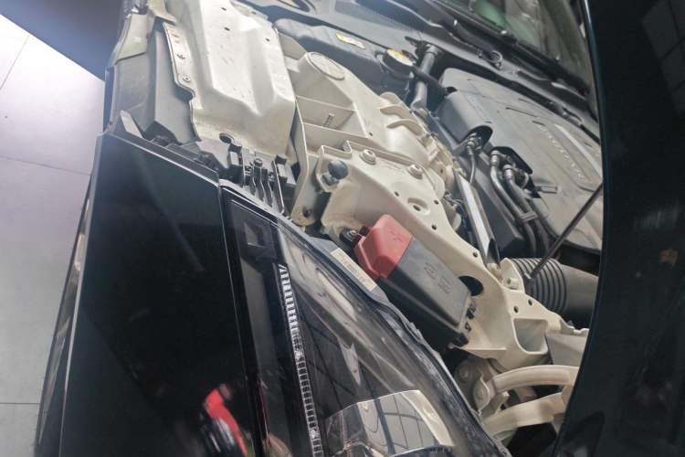Used Jaguar F-TYPE 2016 3.0 SC Hardtop Version Engine Bay Right