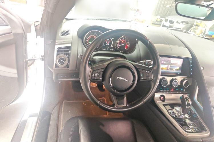 Used Jaguar F-TYPE 2016 3.0 SC Hardtop Version Steering Wheel