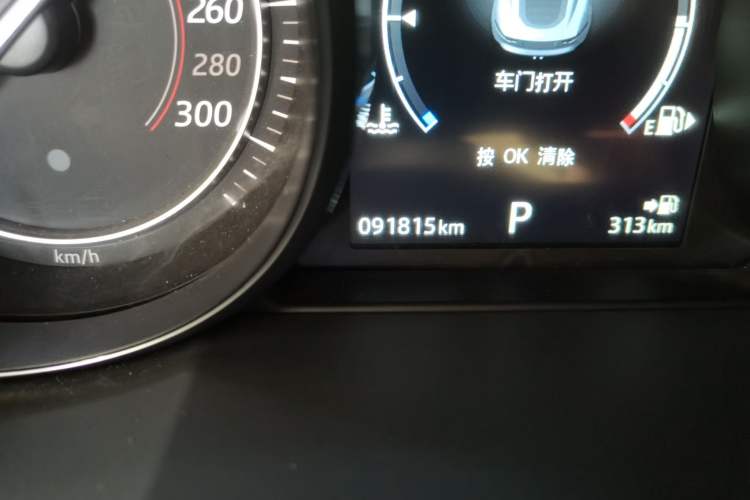 Used Jaguar F-TYPE 2016 3.0 SC Hardtop Version Odometer Close Up