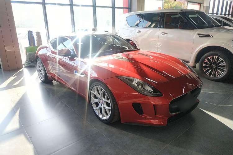 Used Jaguar F-TYPE 2016 3.0 SC Hardtop Version Front Right 45 Deg