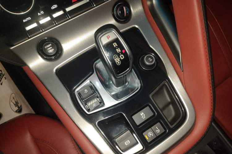Used Jaguar F-TYPE 2016 3.0 SC Hardtop Version Gear Lever