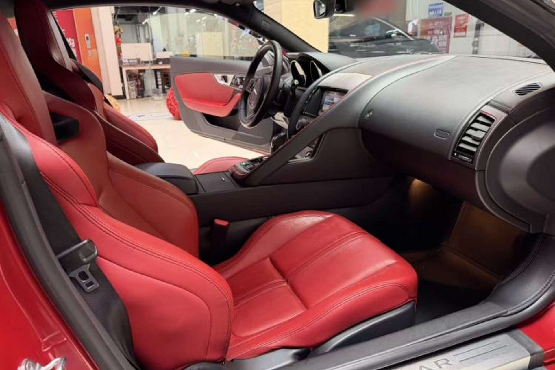 Used Jaguar F-TYPE 2016 3.0 SC Hardtop Version Interior 1
