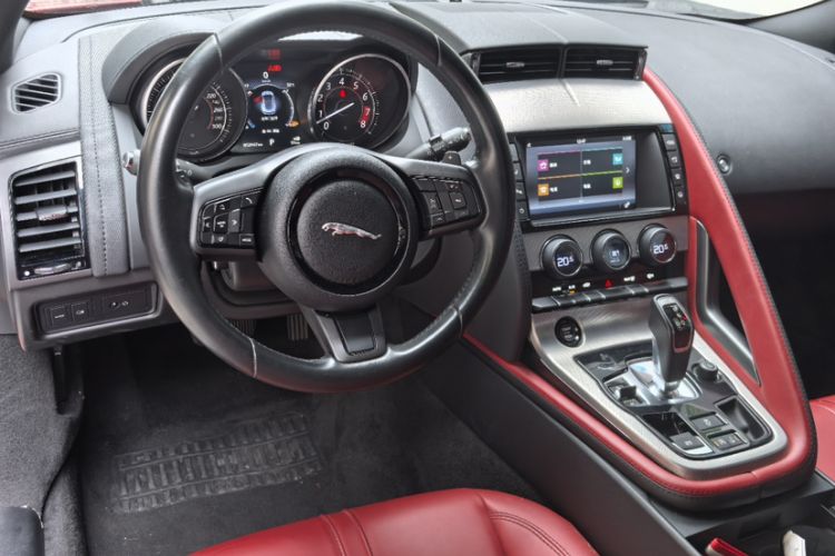 Used Jaguar F-TYPE 2016 3.0 SC Hardtop Version Interior 1