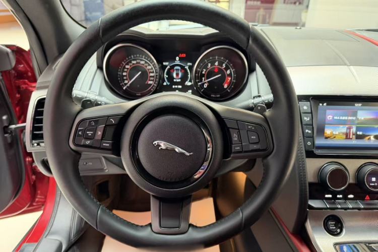 Used Jaguar F-TYPE 2016 3.0 SC Hardtop Version Interior 2
