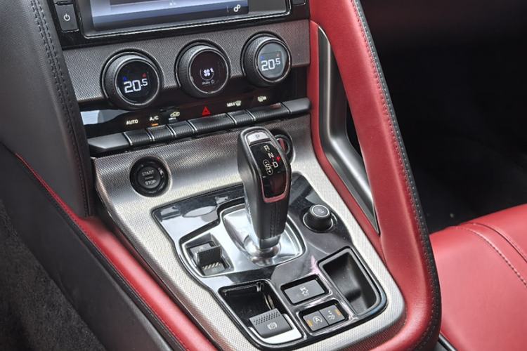Used Jaguar F-TYPE 2016 3.0 SC Hardtop Version Interior 2