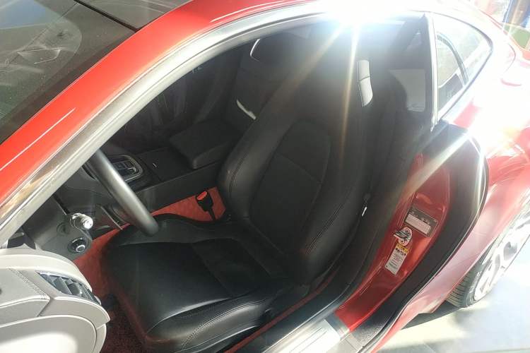 Used Jaguar F-TYPE 2016 3.0 SC Hardtop Version Left Front Seat