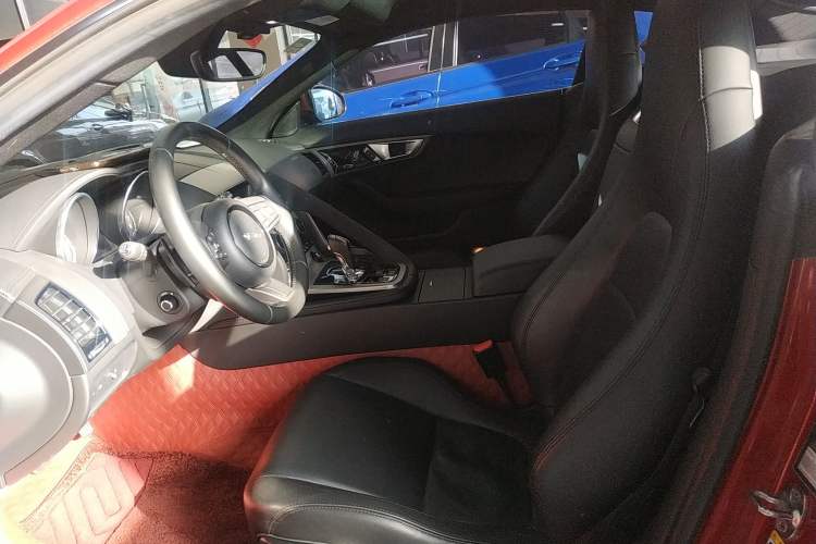 Used Jaguar F-TYPE 2016 3.0 SC Hardtop Version Left Rear Seat