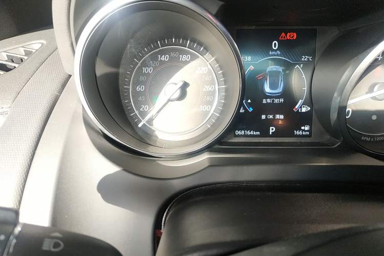 Used Jaguar F-TYPE 2016 3.0 SC Hardtop Version Odometer Close Up