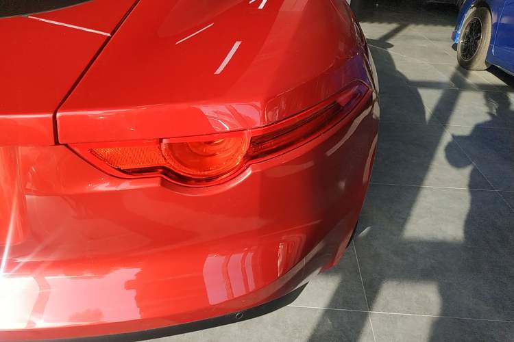 Used Jaguar F-TYPE 2016 3.0 SC Hardtop Version Right Rear Taillight