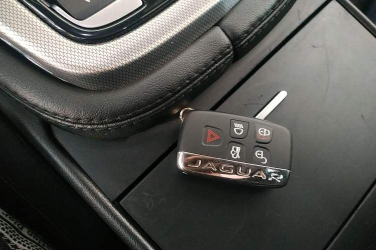 Used Jaguar F-TYPE 2016 3.0 SC Hardtop Version Vehicle Key