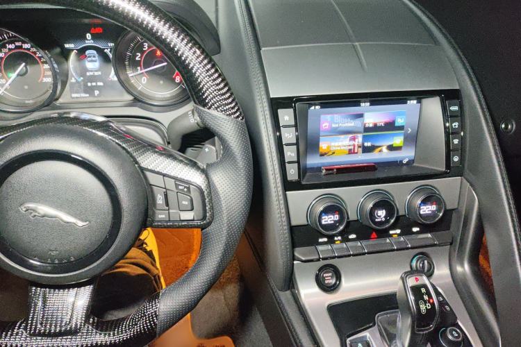 Used Jaguar F-TYPE 2016 3.0 SC Convertible Edition Audio And AC Panel