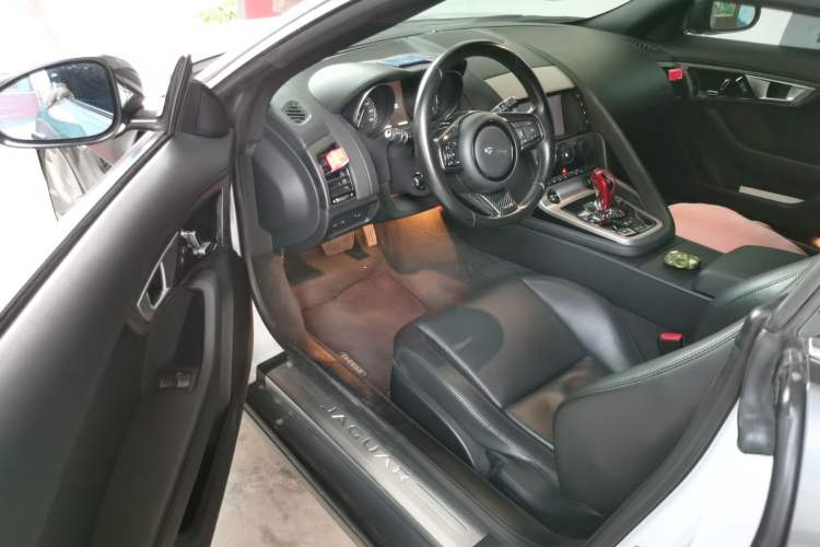 Used Jaguar F-TYPE 2016 3.0 SC Hardtop Version Driver Seat