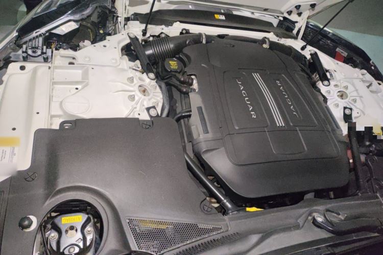 Used Jaguar F-TYPE 2016 3.0 SC Convertible Edition Engine Bay