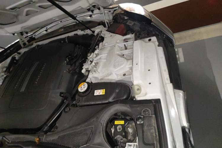 Used Jaguar F-TYPE 2016 3.0 SC Hardtop Version Engine Bay Right