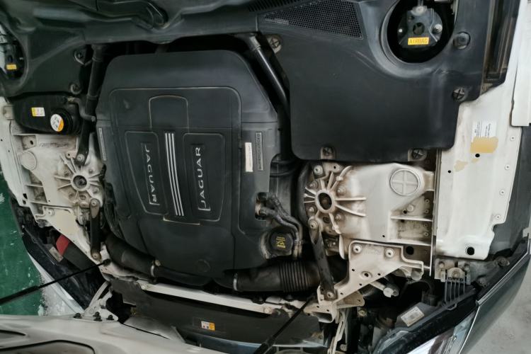 Used Jaguar F-TYPE 2016 3.0 SC Hardtop Version Engine Bay