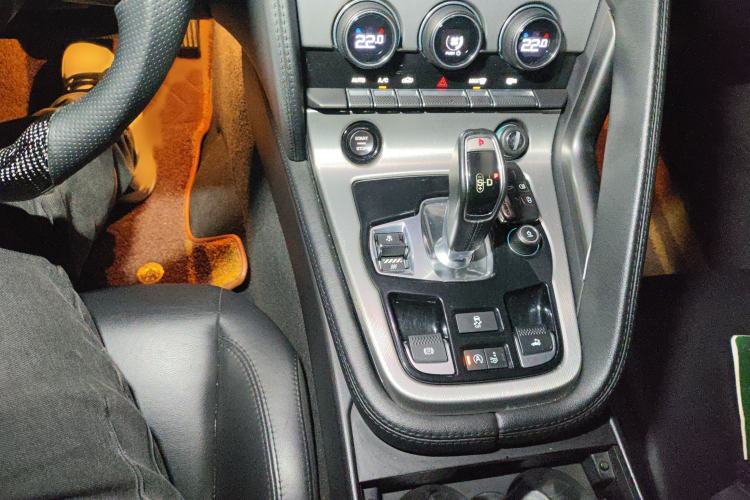 Used Jaguar F-TYPE 2016 3.0 SC Convertible Edition Gear Lever