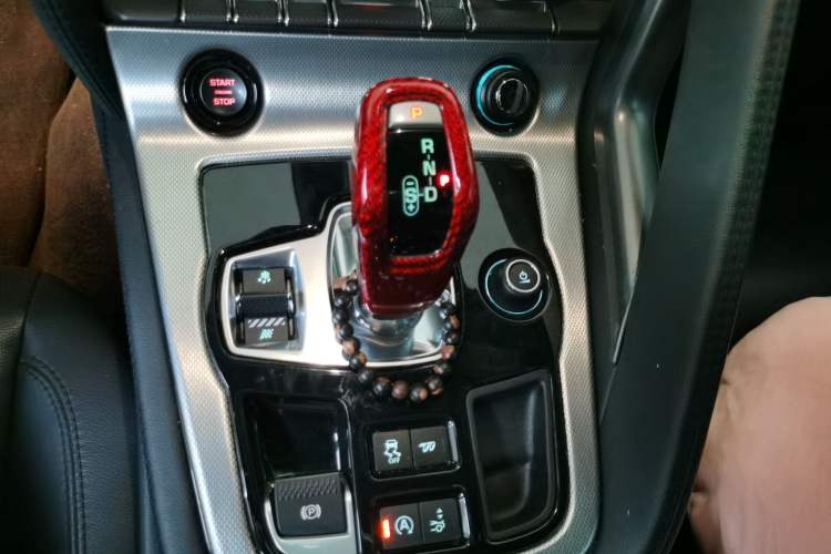 Used Jaguar F-TYPE 2016 3.0 SC Hardtop Version Gear Lever
