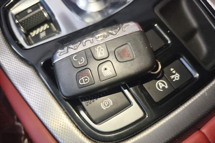 Used Jaguar F-TYPE 2016 3.0 SC Hardtop Version Interior 1