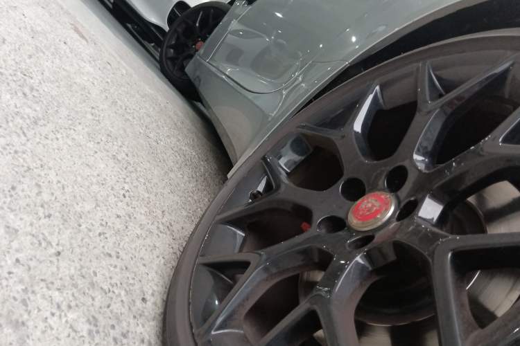 Used Jaguar F-TYPE 2016 3.0 SC Hardtop Version Left Side Sill